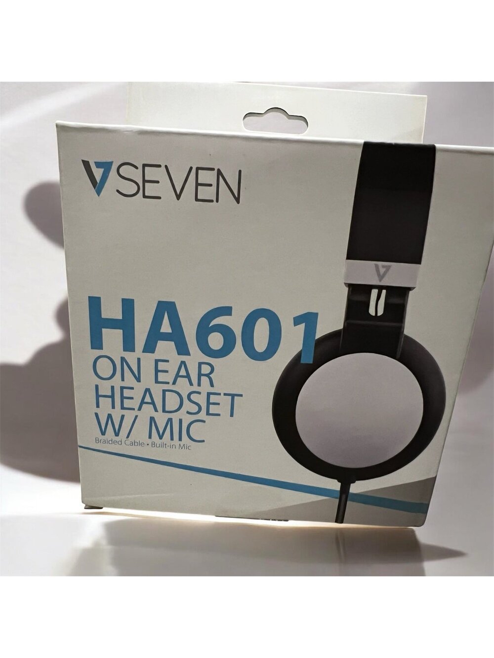 VSEVEN HA601 ON EAR HEADSET WITH BUILT IN MIC